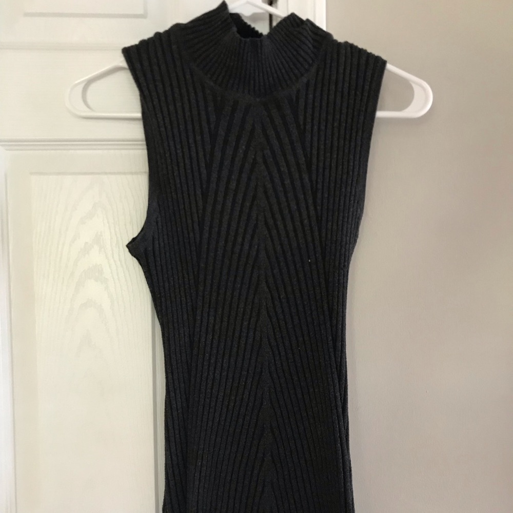 XL but is super stretchy. I’m a small & it fits